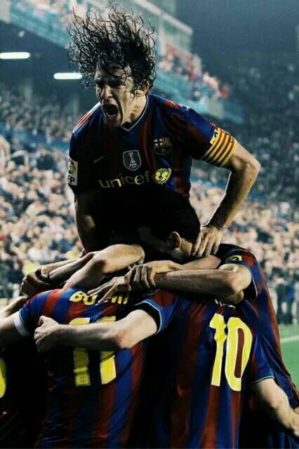 真硬！巴萨队魂一身血还笑的出 当年他场边缝针