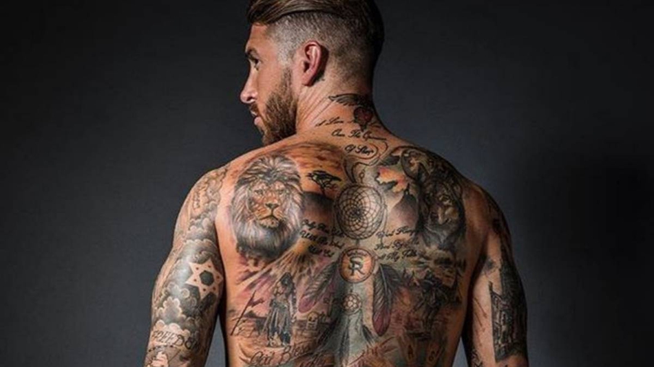 拉莫斯晒裸背 霸气文身哪去了？