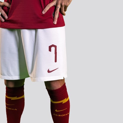 罗马新赛季球衣 1细节霸气