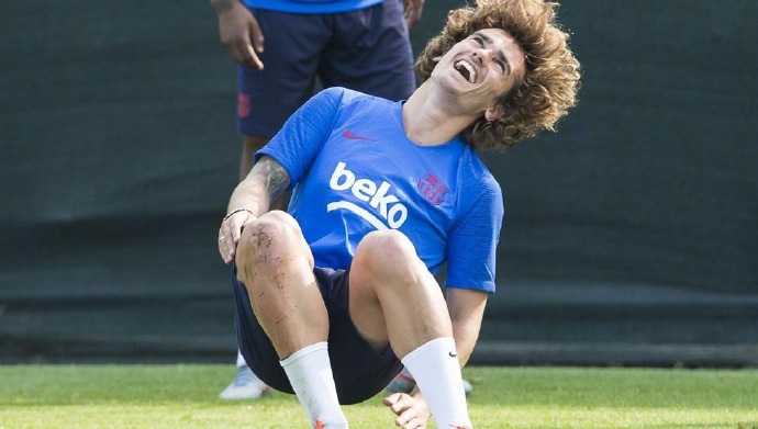 格子第一训就挨打+2次被穿裆