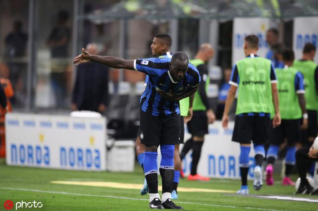 卢卡库国米惊艳首秀!曼联扎心了