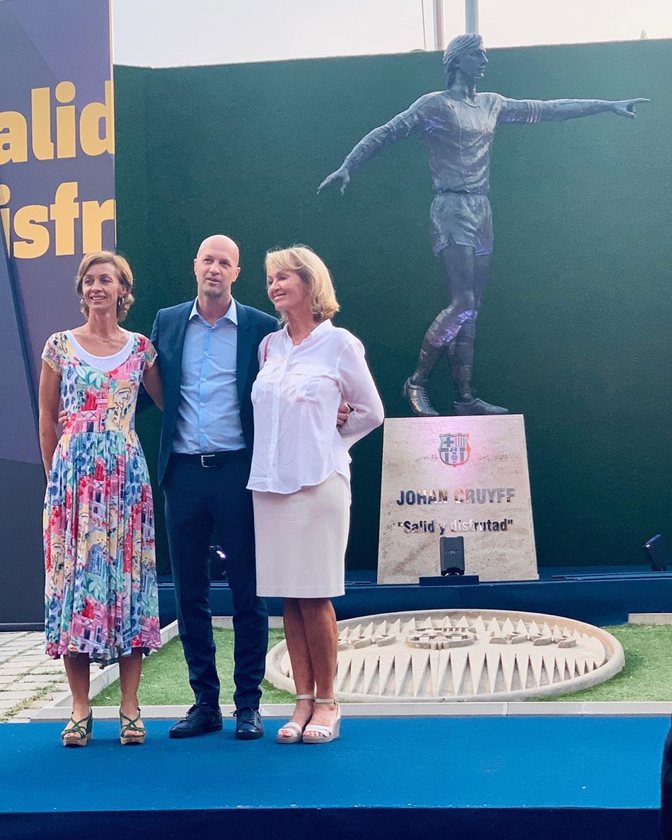 巴萨克鲁伊夫雕像揭幕 这句历史名言