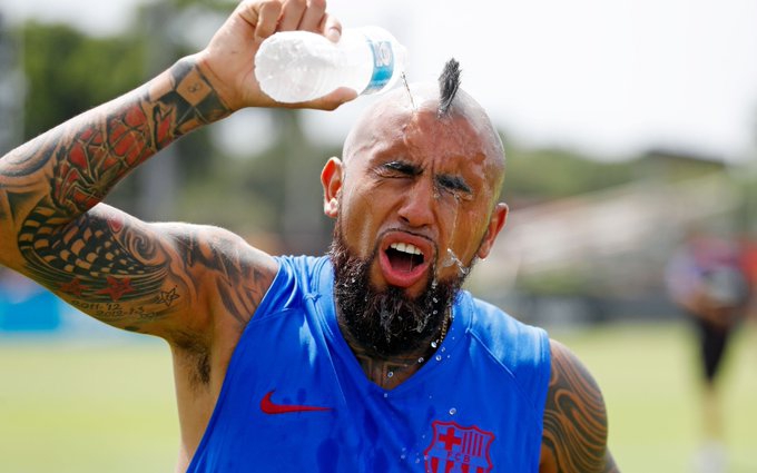 巴萨美国开练 库鸟笑的开心