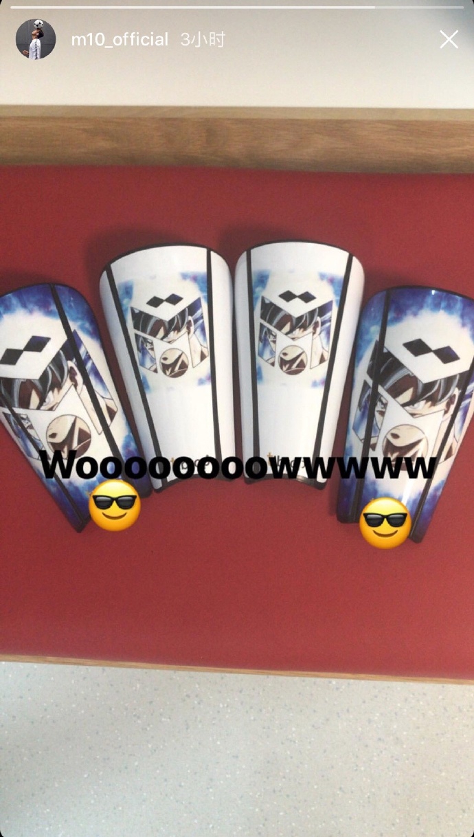 C罗内马尔的护腿板长这样