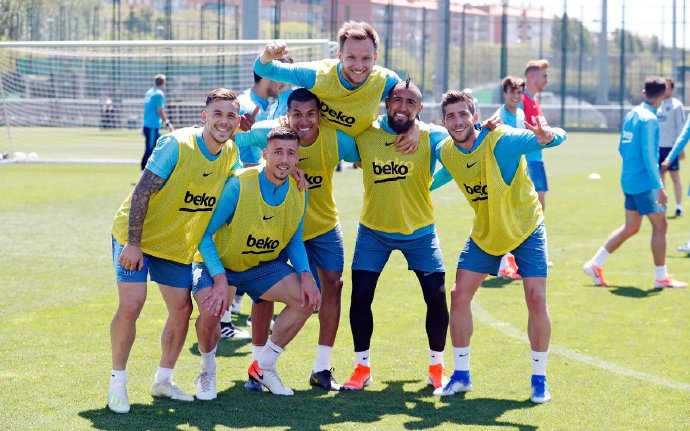 梅西开心训练已拂去欧冠阴影