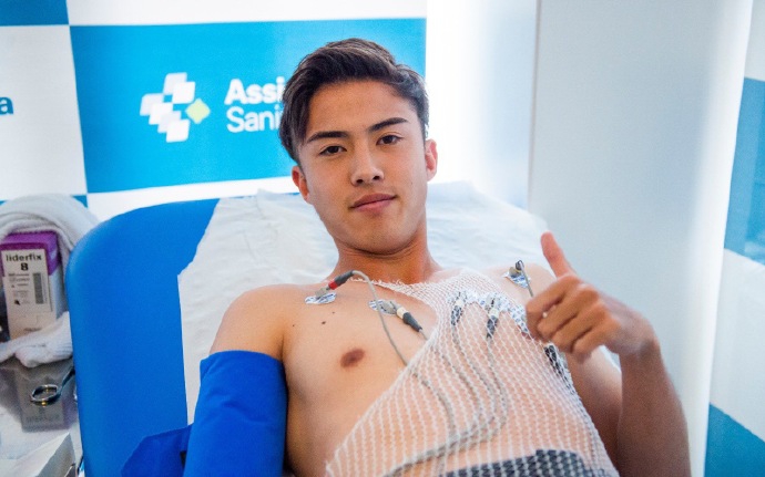 日本两大天才相聚皇马巴萨