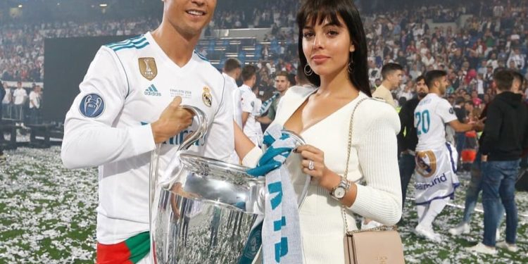 C罗亲口承认将和乔治娜结婚