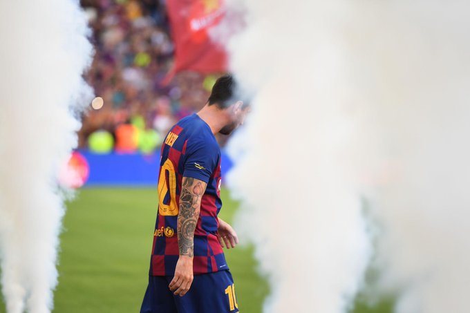 梅西亮相诺坎普振奋演讲动员新赛季