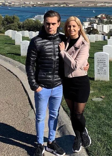 布莱顿新援特罗萨德妻子LAURA HILVEN