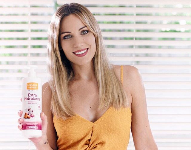 这张比基尼照让曼联门神流口水