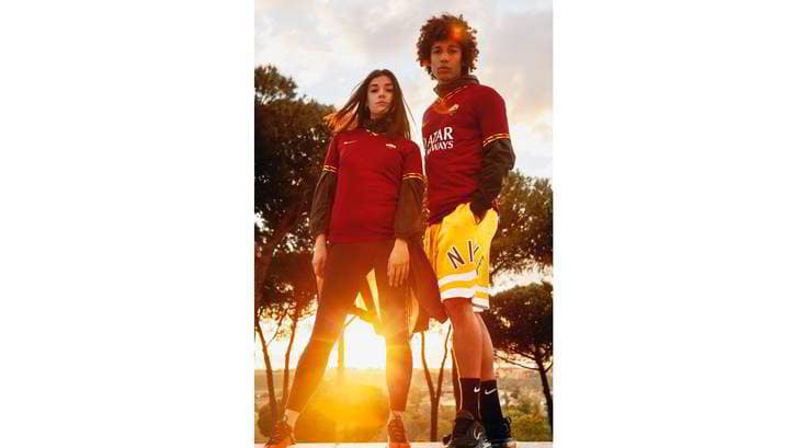 罗马新赛季球衣 1细节霸气