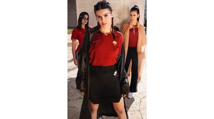 罗马新赛季球衣 1细节霸气