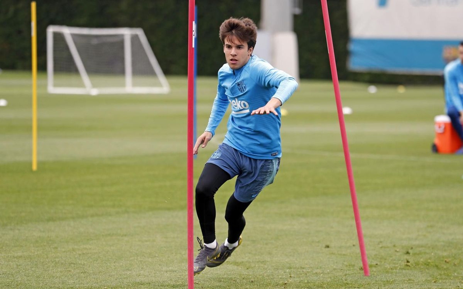 巴萨训练 梅西不在核心是他