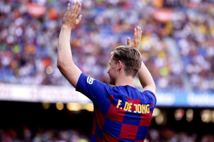 巴萨久盼一人终于亮相了！