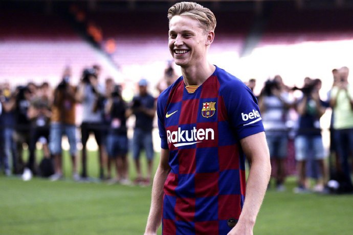 巴萨久盼一人终于亮相了！