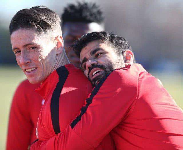 盛世美颜嘟嘴卖萌 你爱了吗