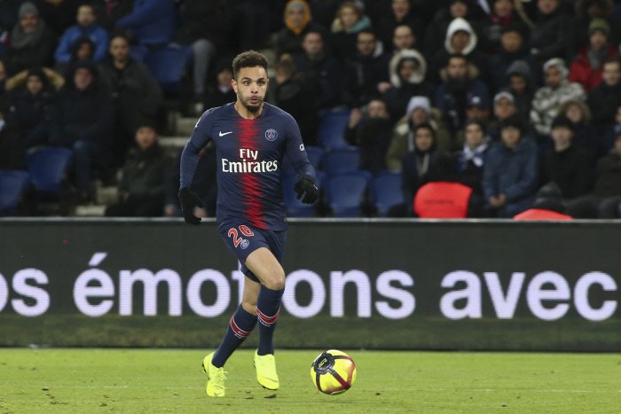 后卫：库尔扎瓦 身价1750万