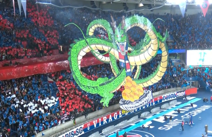 帅爆！巴黎看台惊现龙珠神龙