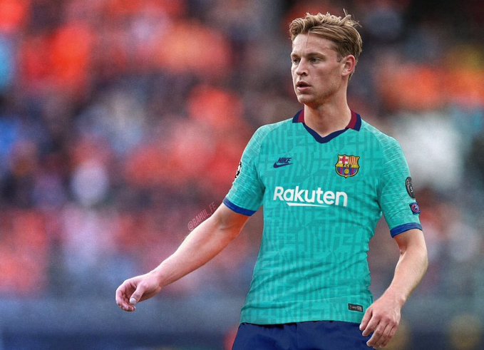 巴萨第三球衣谍照 致敬经典