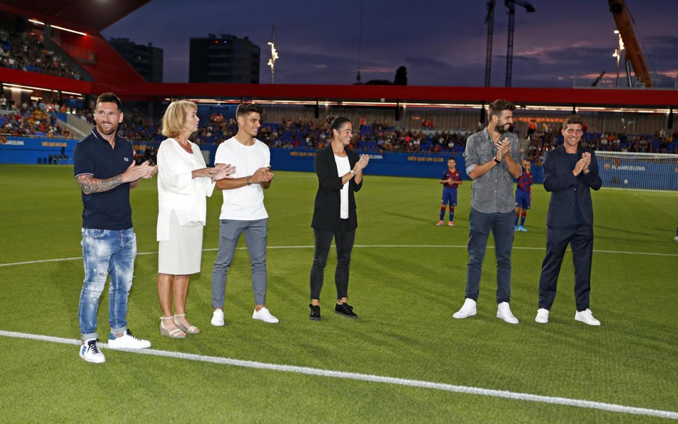 梅西皮克出席克鲁伊夫球场开幕仪式