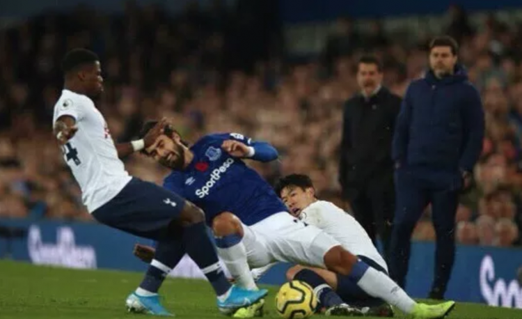 恐怖!孙兴O令英超名将90度断腿