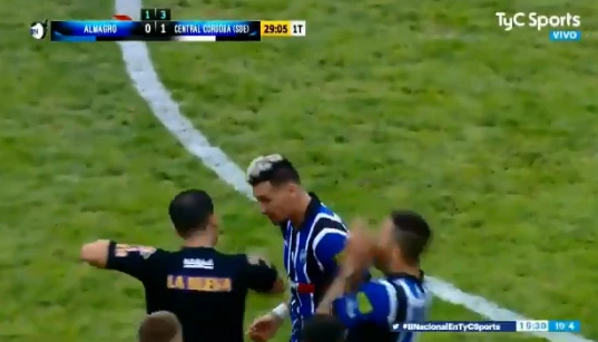 阿根廷联赛惊悚1分钟 漫天飞铲