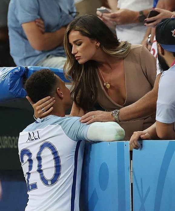 热刺大将输了欧冠赢了她