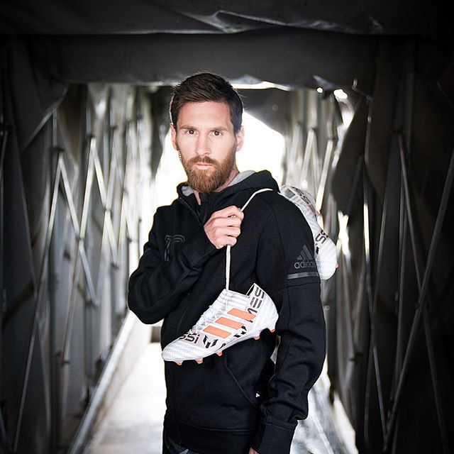 这些年广告中的梅西 哪张最帅