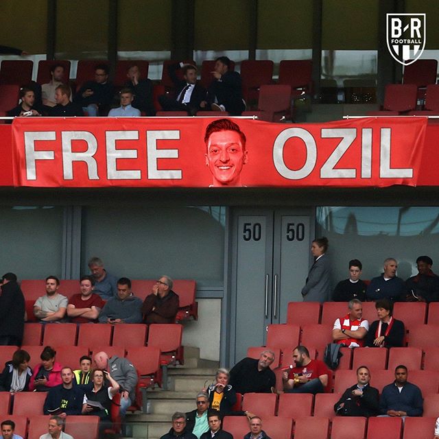 阿森纳遭吐槽:小丑埃梅里 放了厄齐尔吧