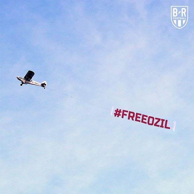 阿森纳遭吐槽:小丑埃梅里 放了厄齐尔吧