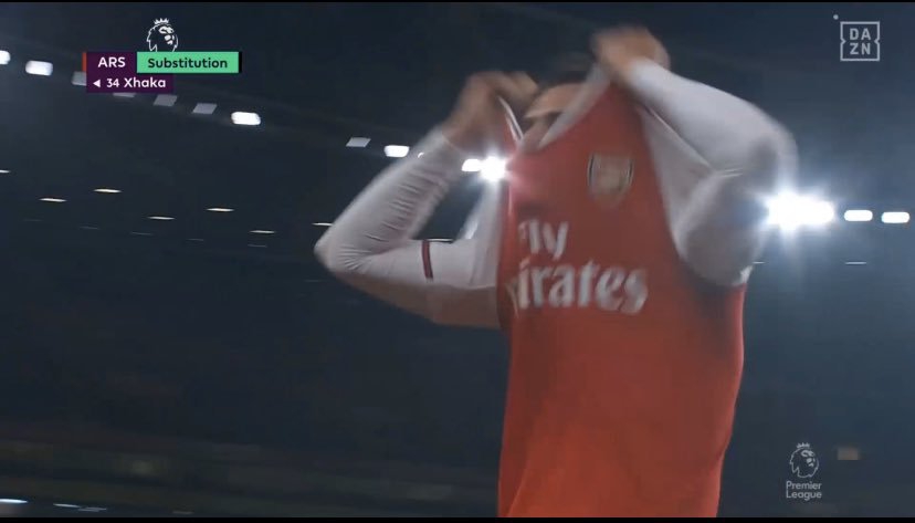 阿森纳队长遭狂嘘 竟挑衅回应