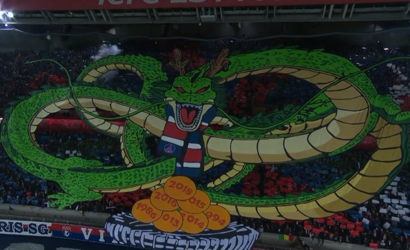 帅爆！巴黎看台惊现龙珠神龙