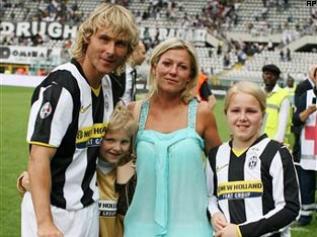 25年爱情破灭 尤文传奇找23岁新欢