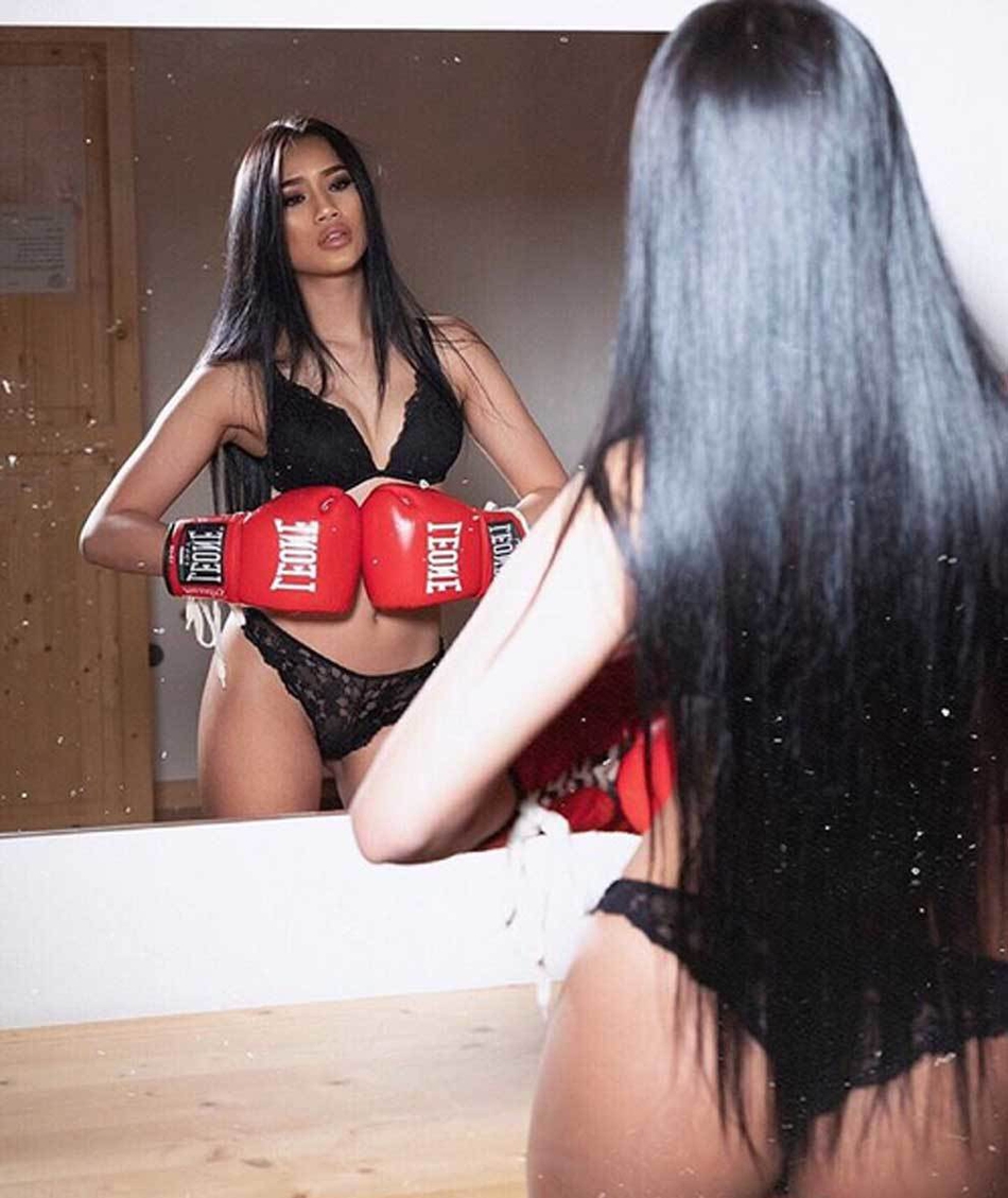 喷血!英超新援性感女友 还是泰拳冠军