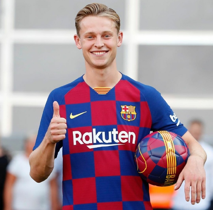 巴萨久盼一人终于亮相了！