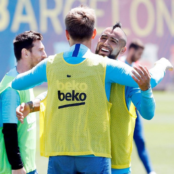 梅西开心训练已拂去欧冠阴影