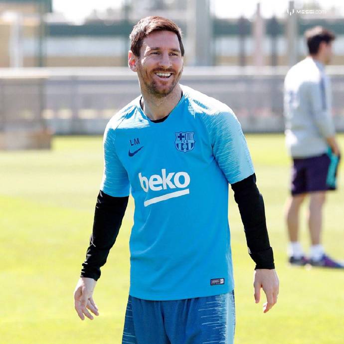 梅西开心训练已拂去欧冠阴影