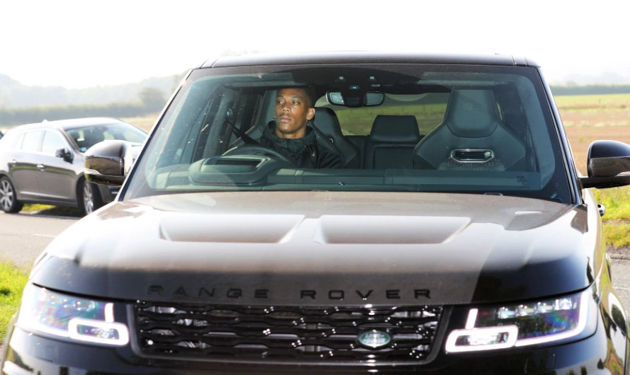 桑切斯现身曼联基地 曝他已接近国米