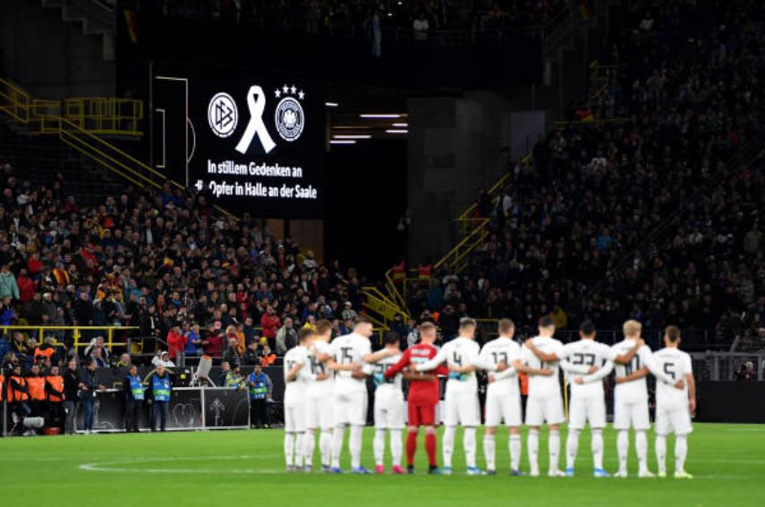 德国大将赛前默哀竟笑出声 想起啥了