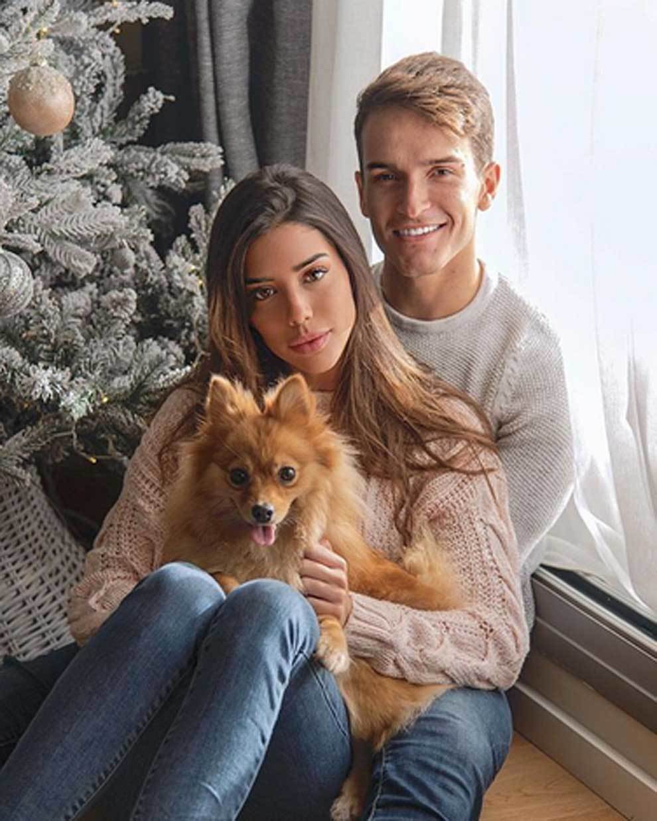 巴萨悍将女友绝世好臀 露半球勾诱