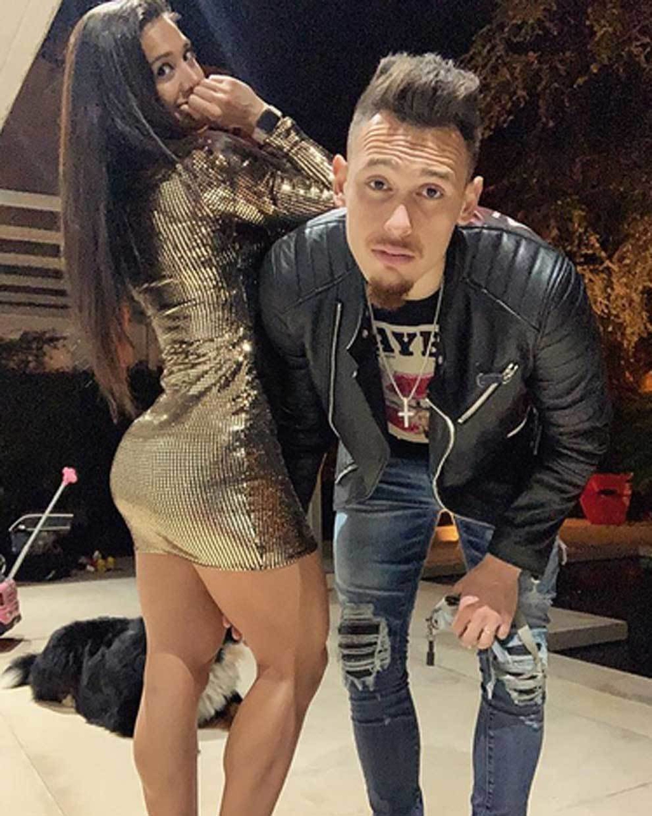 法甲人妻浴室全裸玩自拍