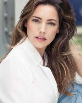 英超一代女神现在竟胖成了大妈