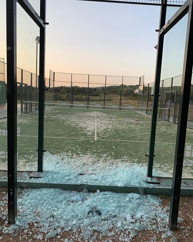 真硬！巴萨队魂一身血还笑的出 当年他场边缝针