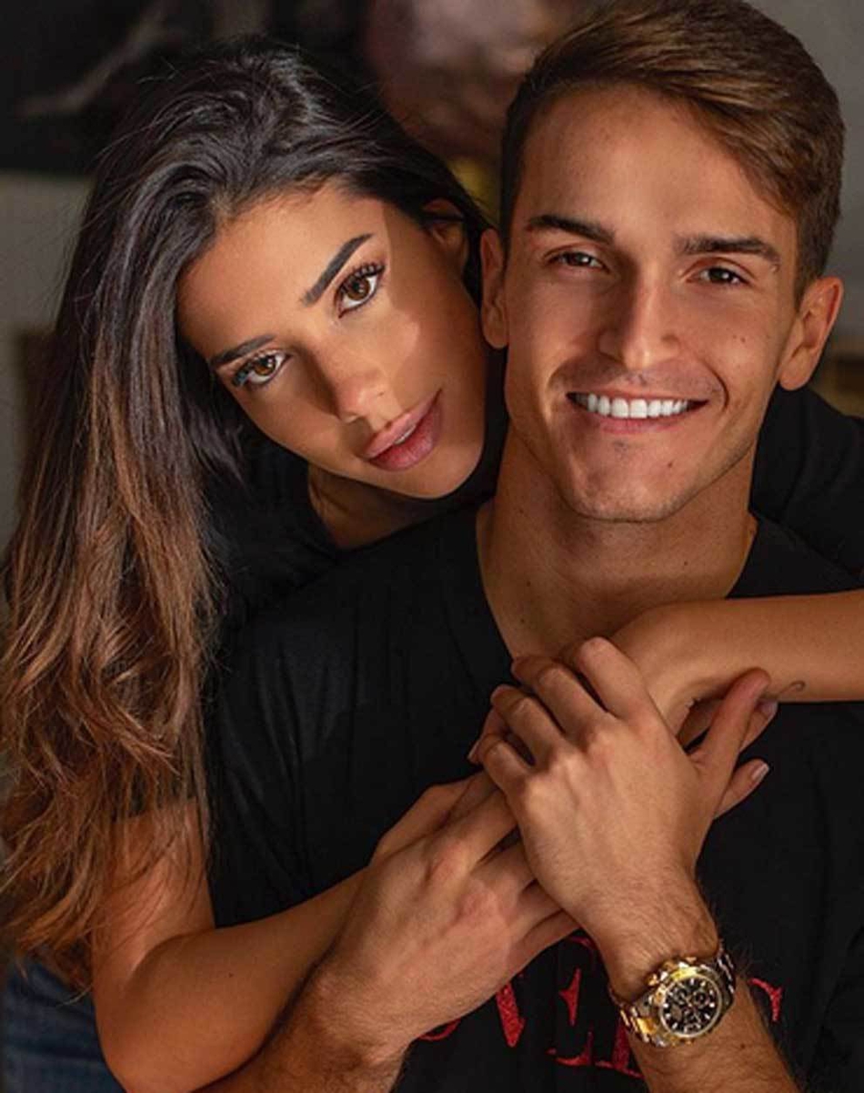 巴萨悍将女友绝世好臀 露半球勾诱