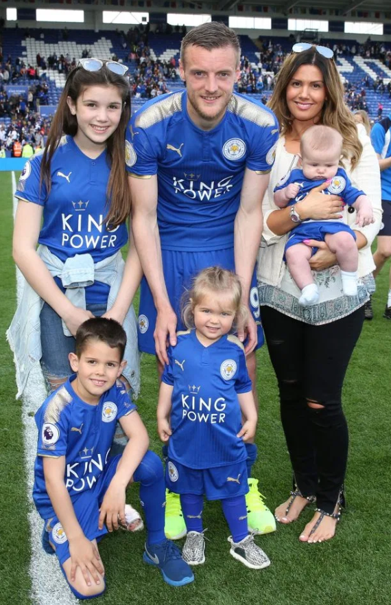 英超神锋喜迎第五胎 现任生了仨