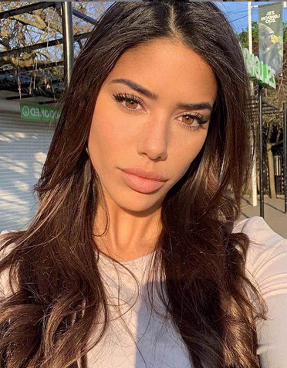 巴萨悍将女友绝世好臀 露半球勾诱