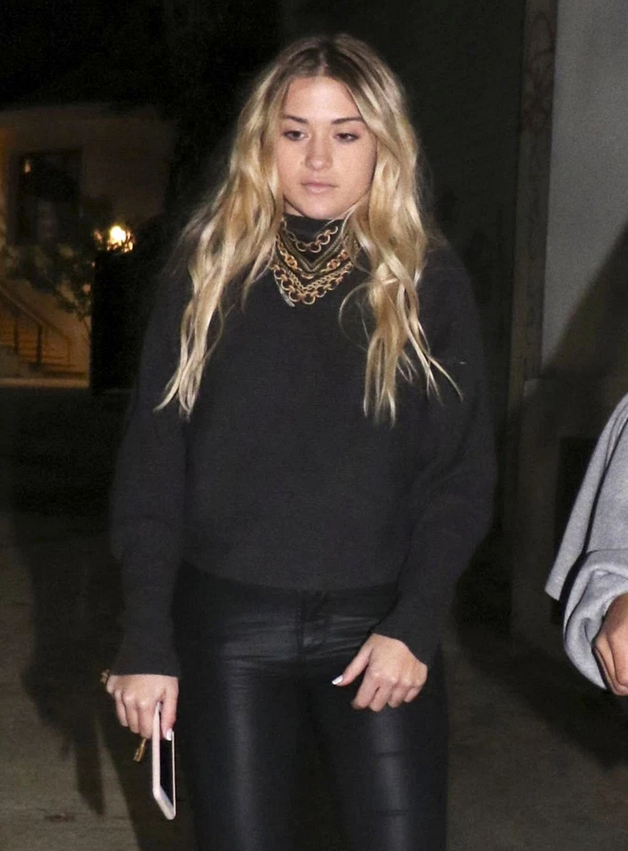 阿圭罗见女友家长 带了啥礼物？