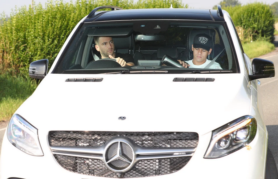 桑切斯现身曼联基地 曝他已接近国米