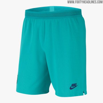 巴萨第三球衣谍照 致敬经典