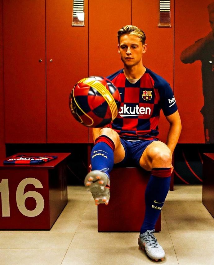 巴萨久盼一人终于亮相了！